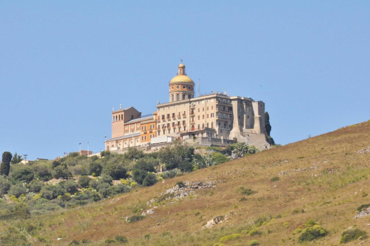 Apartamento Casa Benny Difronte Al Mare Oliveri Exterior foto